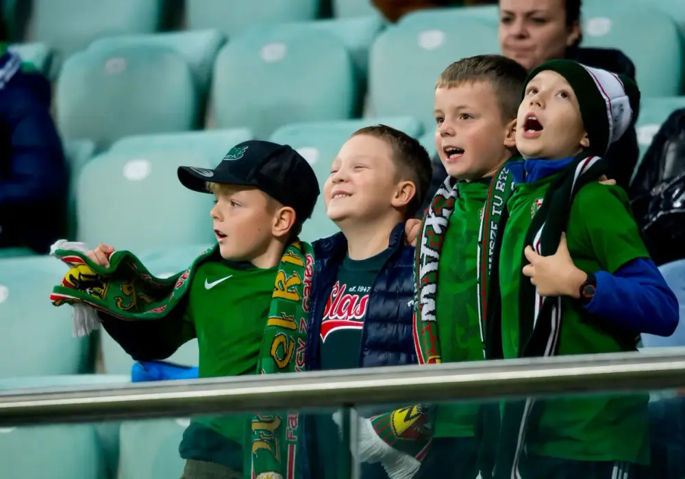 Niezbędne akcesoria kibica do meczu Śląsk vs. Widzew