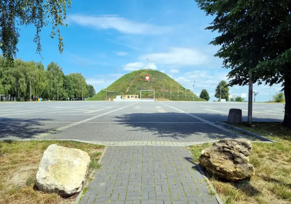 Kopiec Wyzwolenia Piekary Śląskie: Poznaj historię i zobacz Tatry!