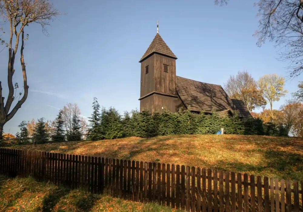 Drewniane kościoły na Śląsku: historia, ciekawostki i praktyczne informacje dla turystów