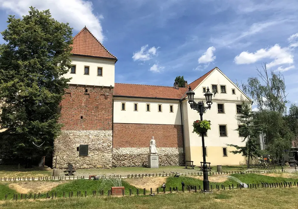 Gliwicki Zamek Piastowski: Od więzienia do muzeum co musisz wiedzieć?