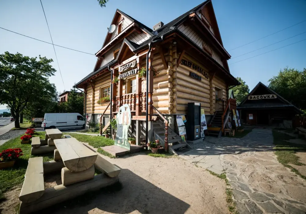 Koniaków: Centrum Pasterskie odkryj żywą tradycję Beskidów