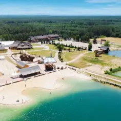 Pole namiotowe nad jeziorem Dolny Śląsk – gdzie rozbić namiot i cieszyć się naturą