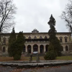 Pałac w Pilicy: Dlaczego ta perła Jury w ruinie wciąż fascynuje?