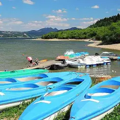 Najlepsze plaże nad jeziorem czorsztyńskim - wakacyjny relaks z widokiem na zamek