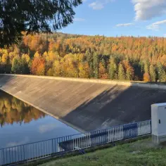 Zapora Wisła Czarne: Odkryj jej sekrety i Beskid Śląski!