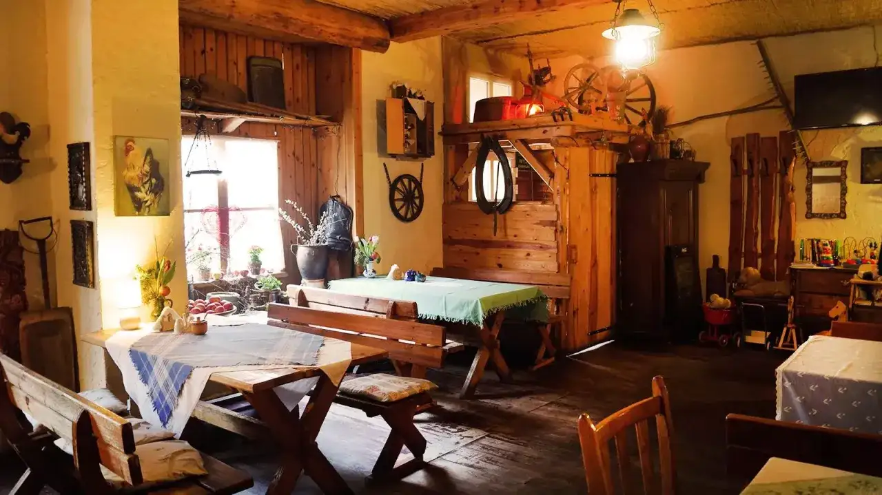 Karczma pod Strzechą wnętrze tradycyjne