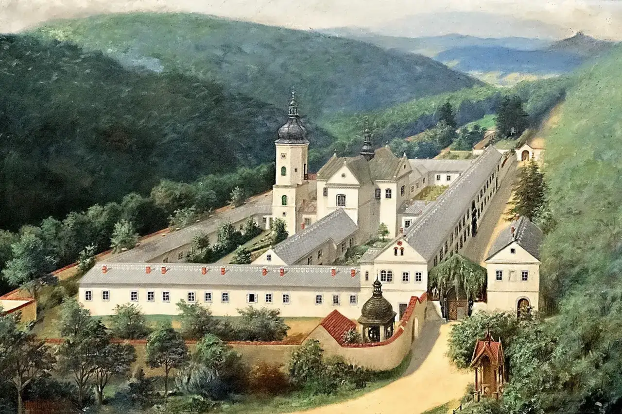 Klasztor Karmelitów Bosych w Czernej z lotu ptaka