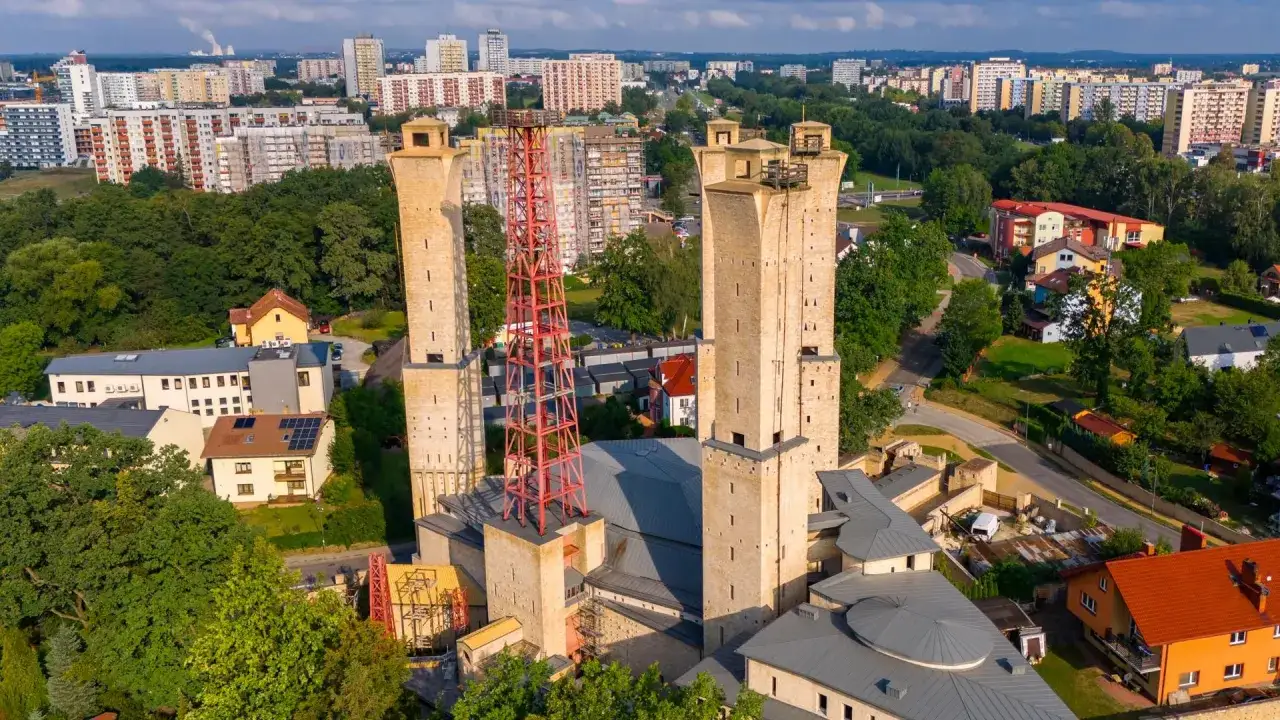 Architektura kościoła św. Franciszka i Klary Tychy
