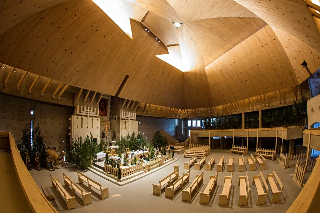 Wnętrze kościoła św. Franciszka i Klary Tychy