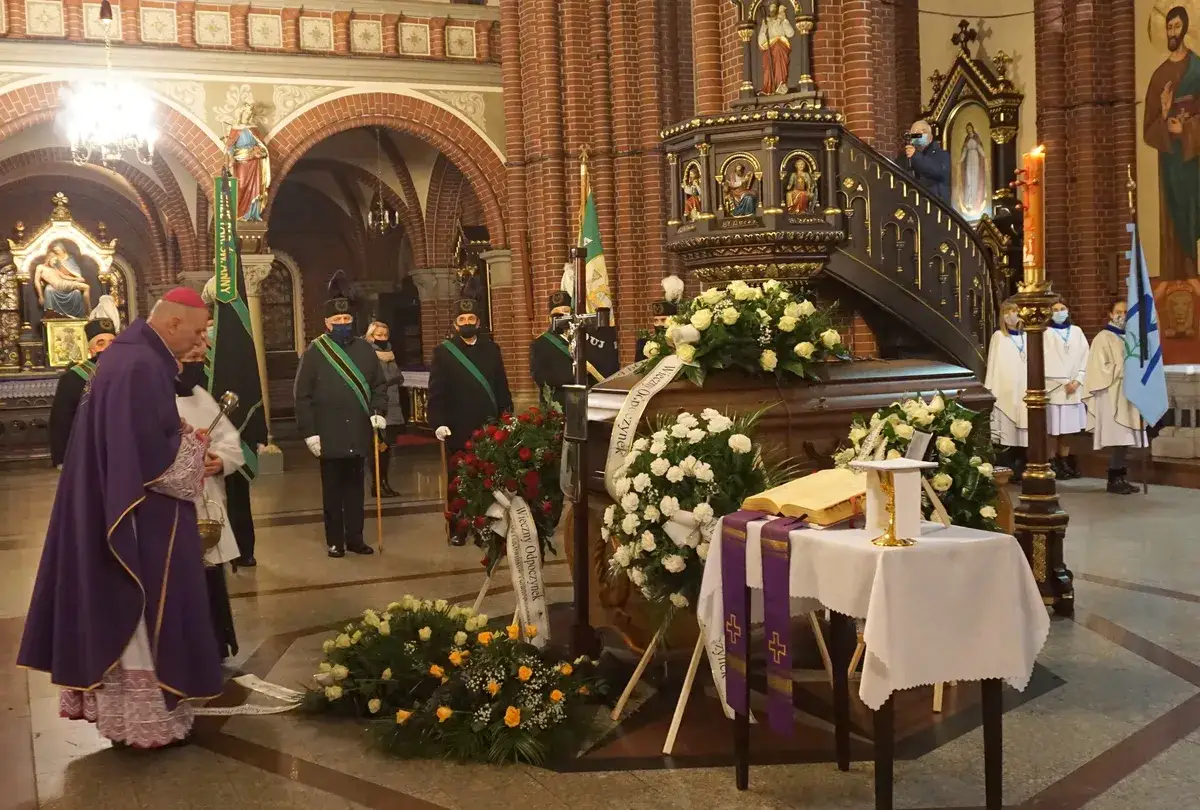 Parafianie na Mszy Świętej w Zabrzu