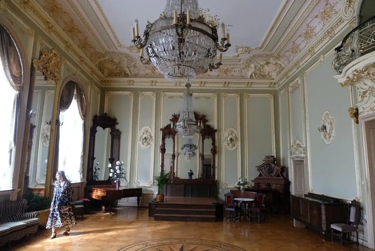Wnętrza Pałacu Dietla Sala Balowa