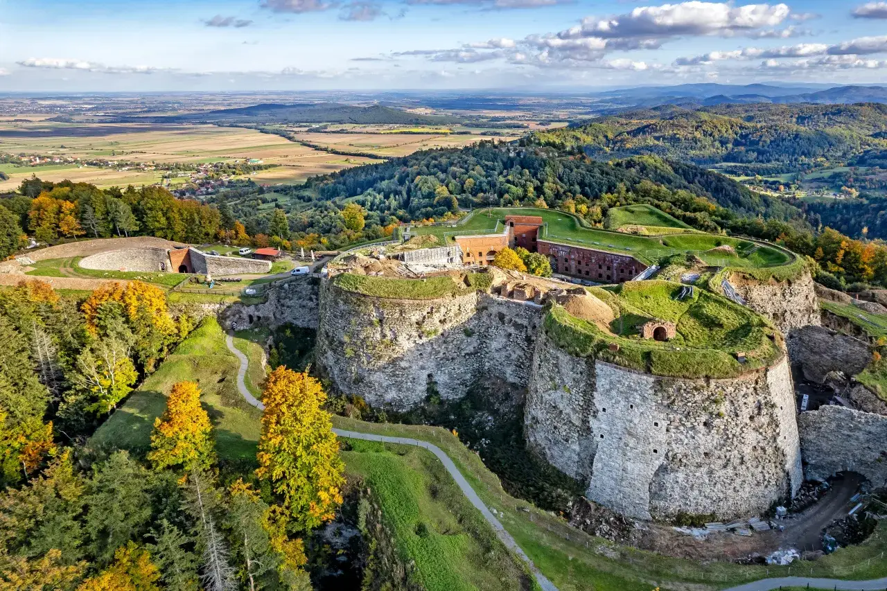 Zdjęcie Poznaj dzieje i zabytki Twierdzy Srebrna Góra na Dolnym Śląsku