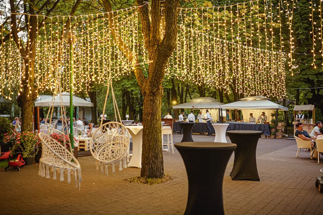 Patio Park Katowice restauracja i osiedle porównanie