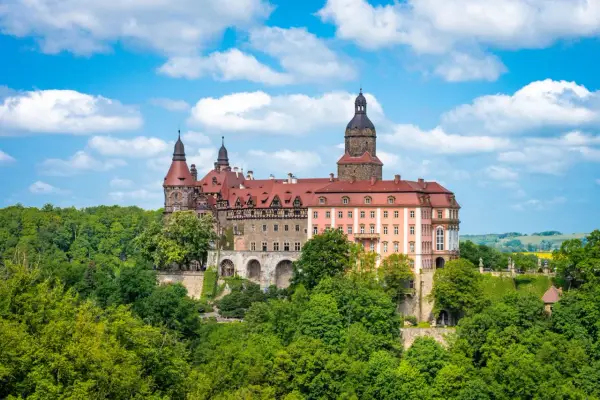 Pałace Dolnego Śląska: Odkryj ich tajemnice i niepowtarzalne historie