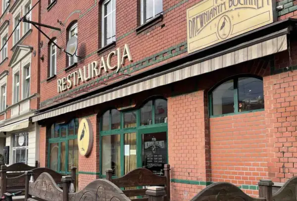 Pod Drewnianym Bocianem Katowice: Kulinarna Oaza na Gliwickiej 49